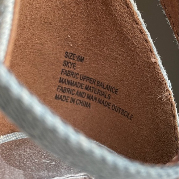 NWOT Rampage Denim Block Heels with Bees & Flowers Beaded Embellishments - Picture 6 of 6